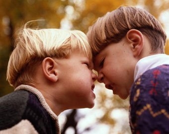 драка в песочнице